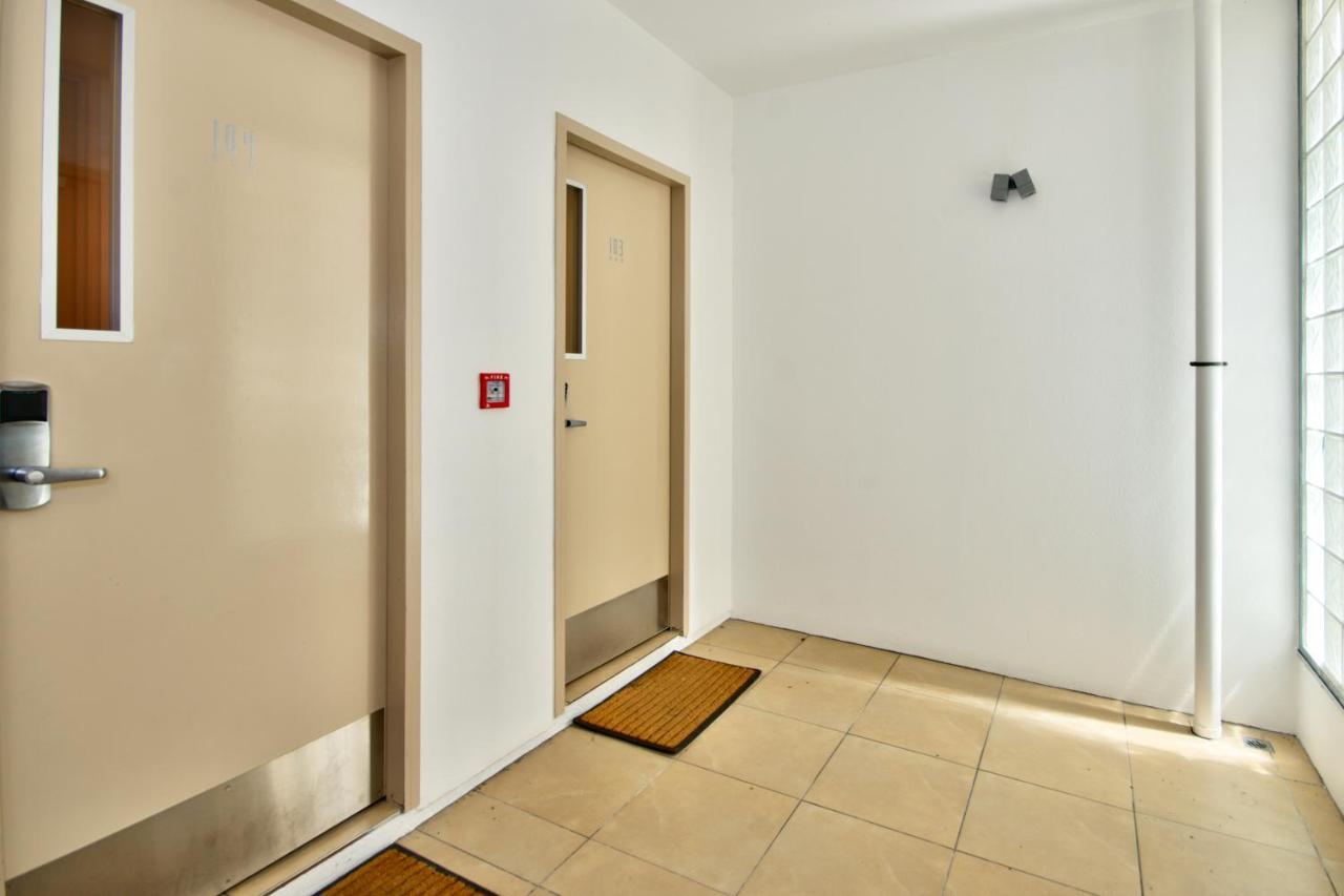 Lakeside Central Studio Apartment Queenstown Exterior photo